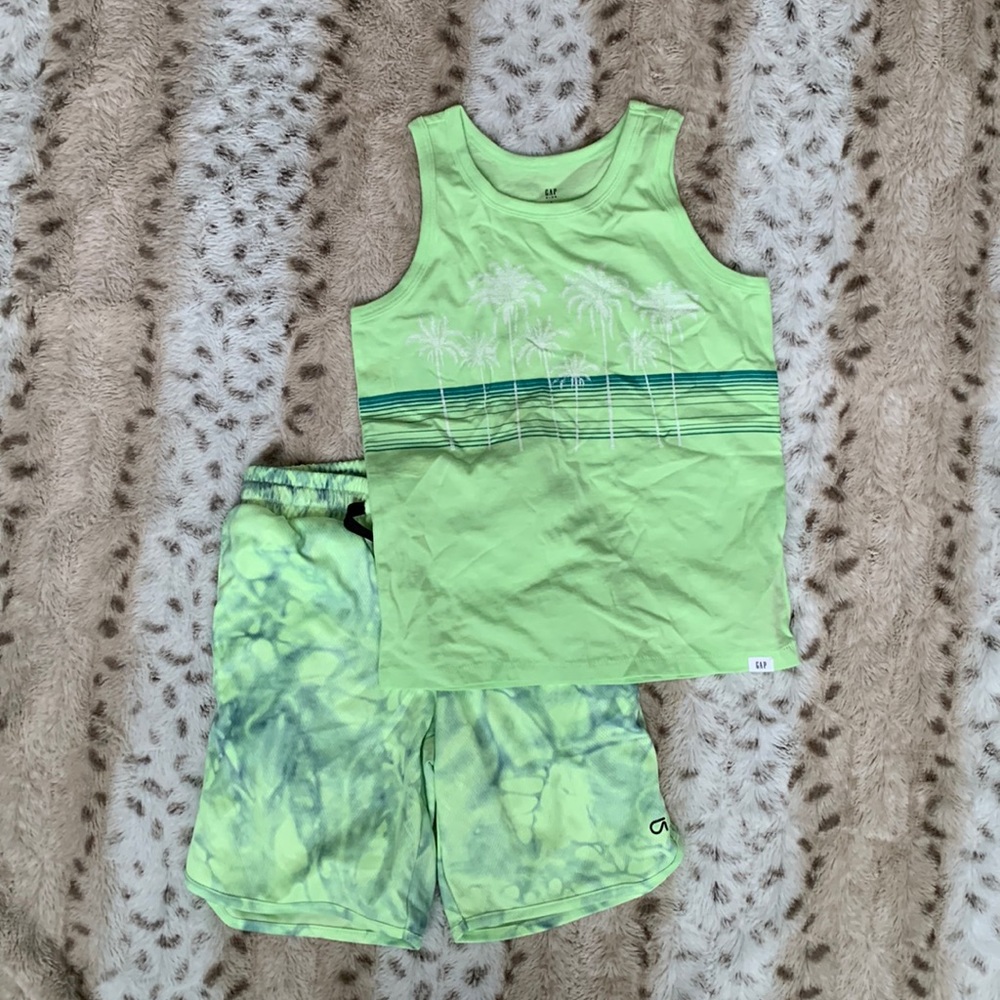 Boys Gap Fit Size S tank top and short outfit in great condition